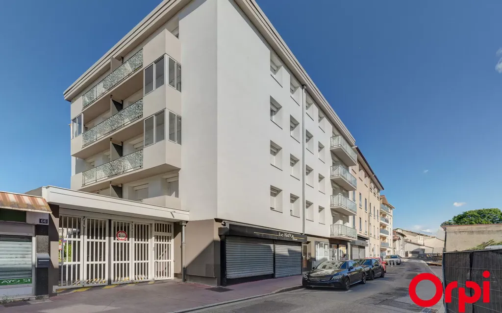 Achat appartement à vendre 3 pièces 54 m² - Vénissieux