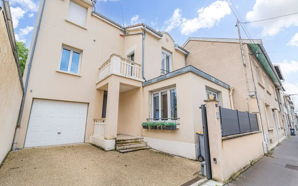 Achat maison à vendre 5 chambres 159 m² - Reims