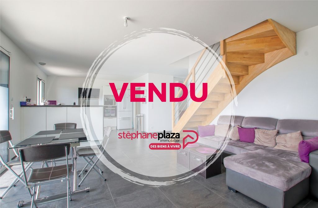 Achat maison à vendre 4 chambres 111 m² - Châteaubourg