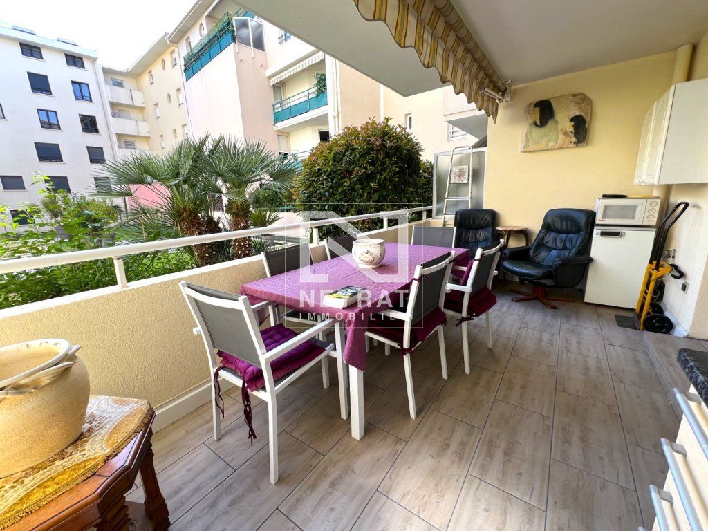 Achat appartement à vendre 3 pièces 69 m² - Saint-Raphaël