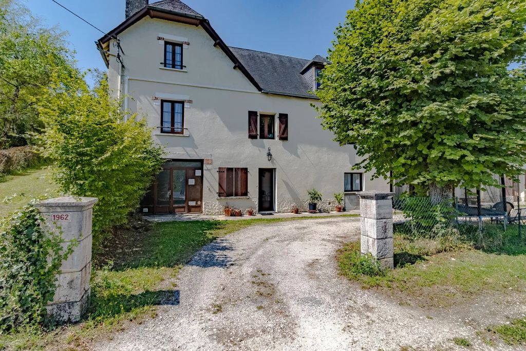 Achat maison à vendre 4 chambres 357 m² - Coly