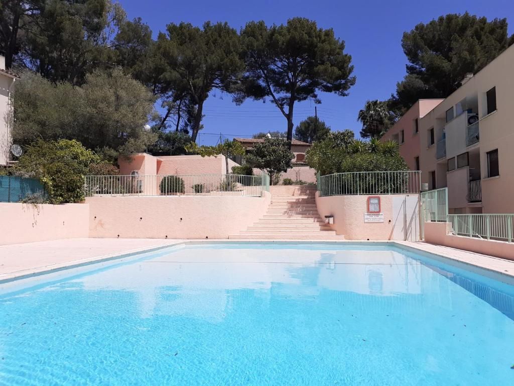 Achat appartement à vendre 4 pièces 84 m² - Cavalaire-sur-Mer