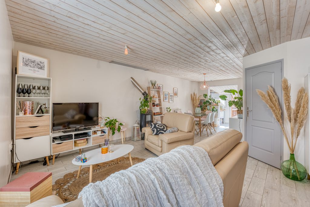 Achat maison à vendre 1 chambre 50 m² - Nieul-le-Dolent