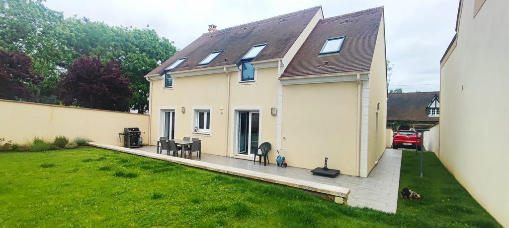 Achat maison à vendre 4 chambres 150 m² - Saint-Arnoult-en-Yvelines