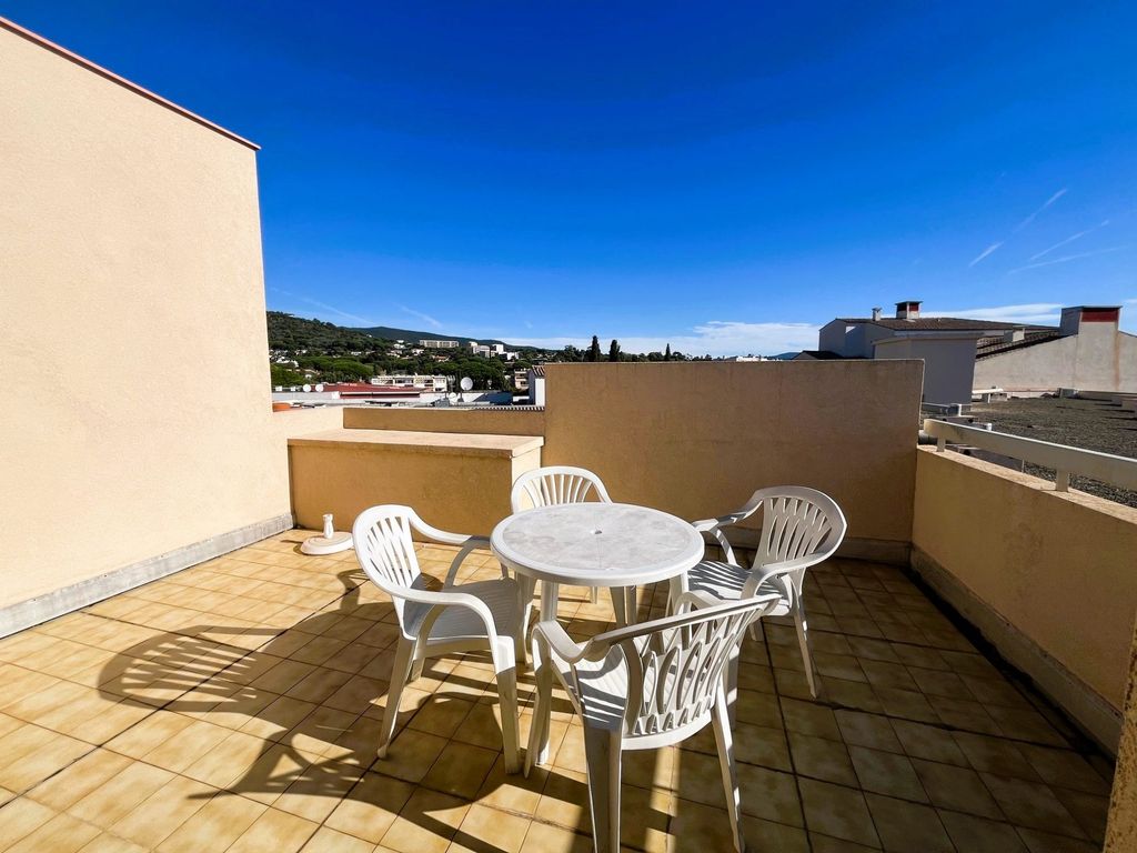 Achat appartement à vendre 3 pièces 52 m² - Cavalaire-sur-Mer