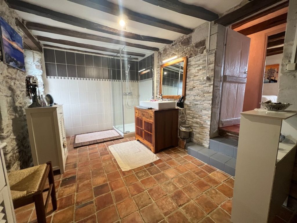 Achat maison à vendre 4 chambres 137 m² - Châteauneuf-sur-Sarthe