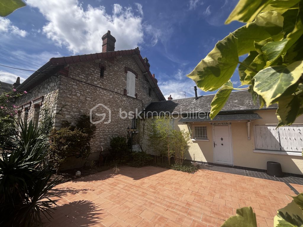 Achat maison à vendre 4 chambres 155 m² - Châlette-sur-Loing