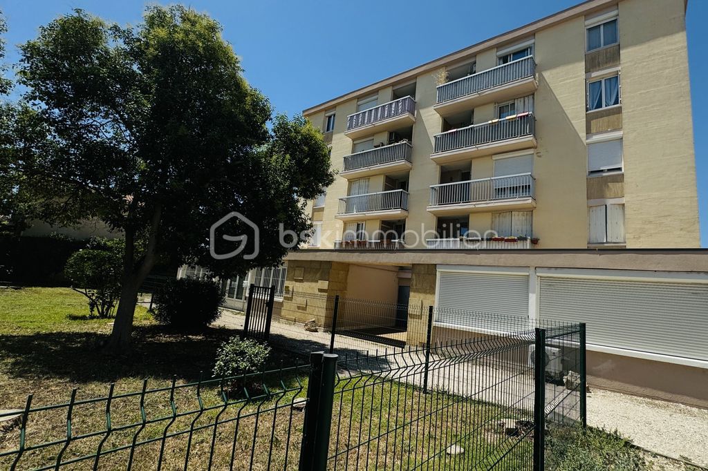 Achat appartement à vendre 5 pièces 95 m² - Rognac