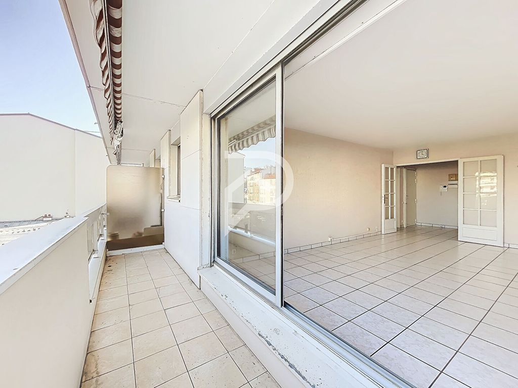 Achat appartement à vendre 3 pièces 75 m² - Courbevoie