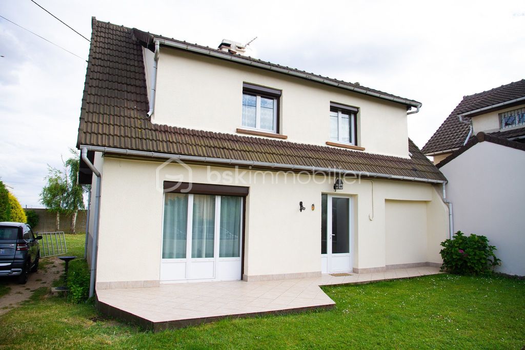 Achat maison à vendre 5 chambres 124 m² - Villeneuve-le-Roi