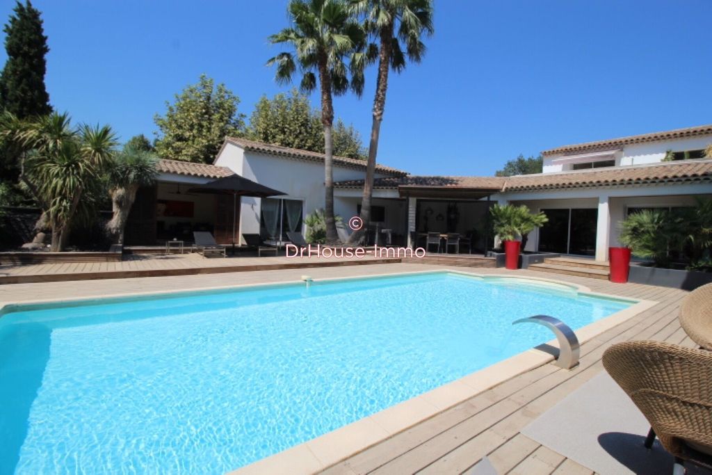 Achat maison à vendre 5 chambres 250 m² - Grimaud