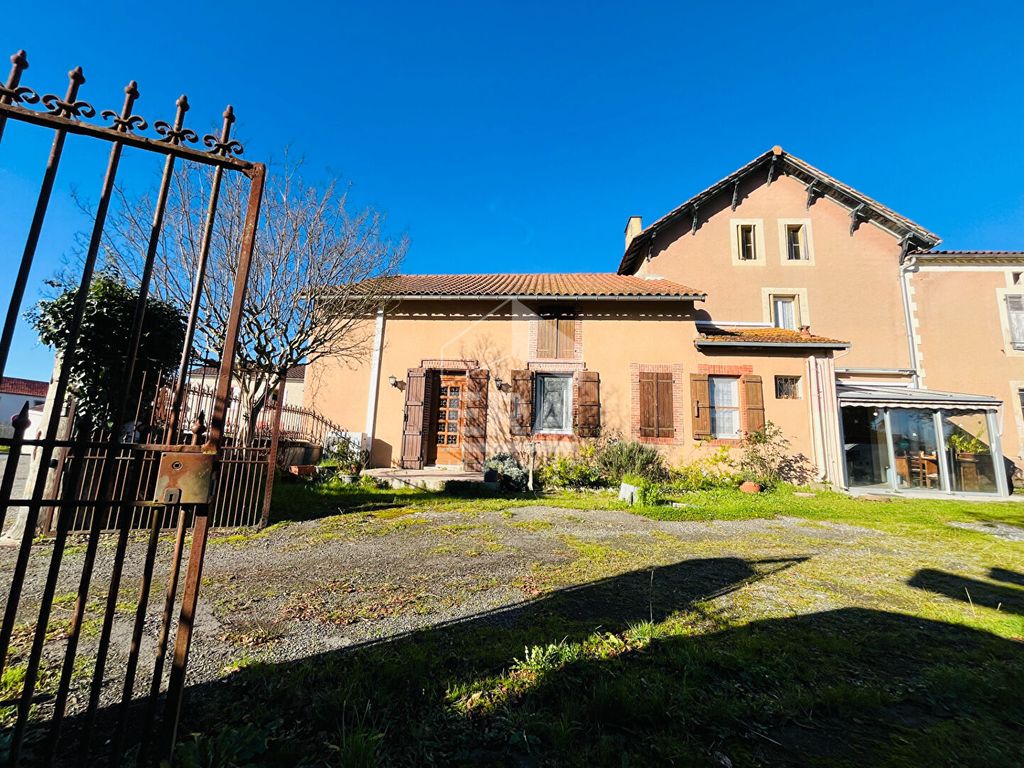 Achat maison à vendre 3 chambres 158 m² - Labatut-Rivière