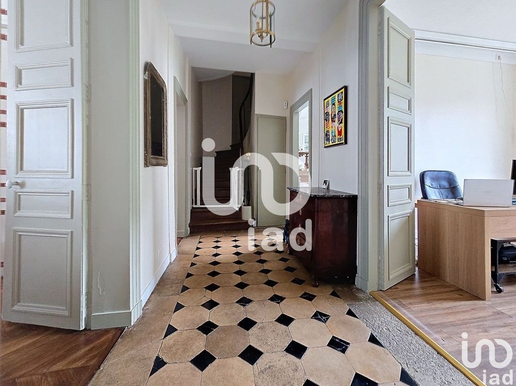 Achat maison à vendre 5 chambres 197 m² - Tournan-en-Brie