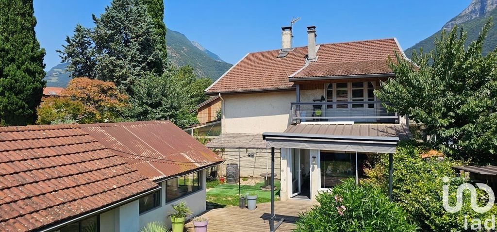 Achat maison à vendre 3 chambres 117 m² - Saint-Égrève