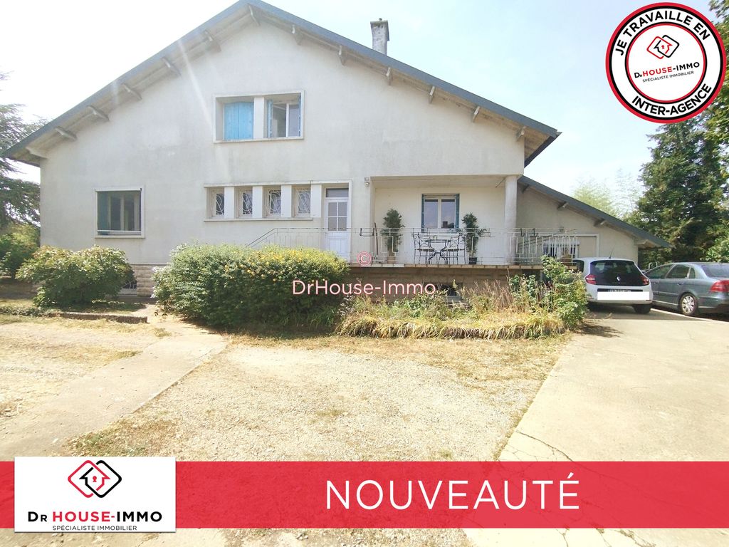 Achat maison à vendre 8 chambres 246 m² - Saint-Martin-la-Pallu