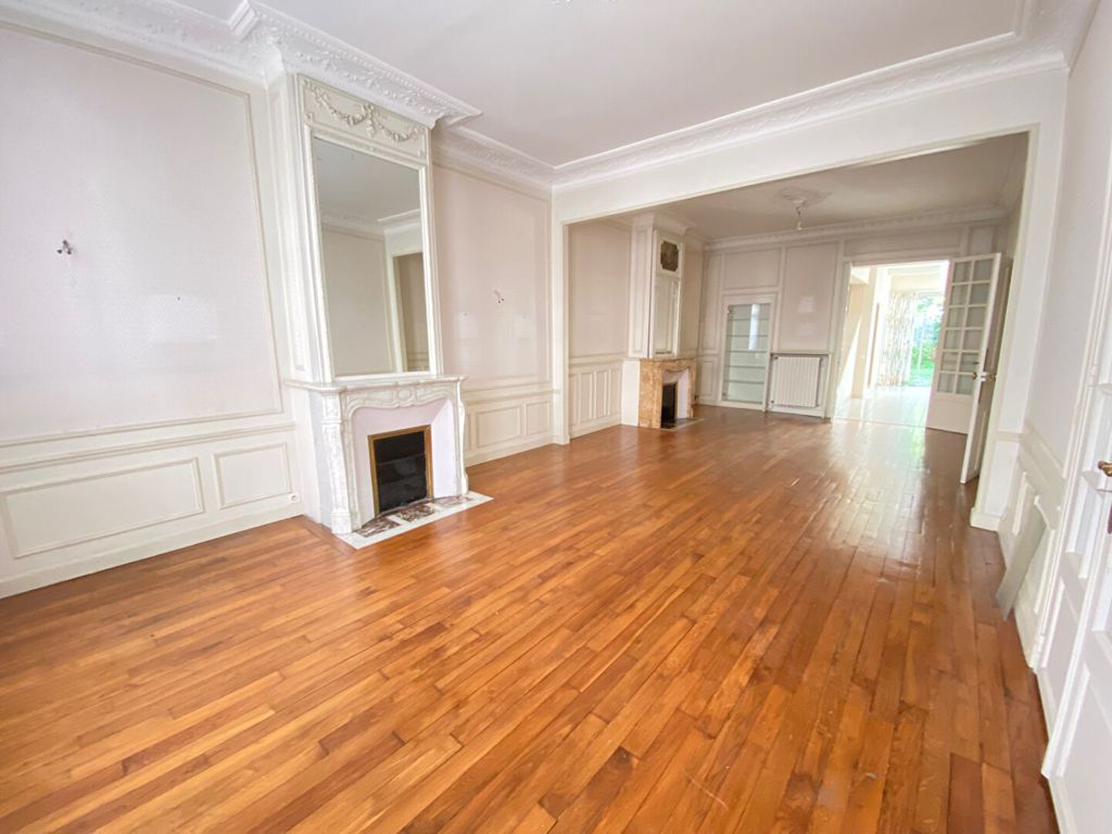 Achat maison à vendre 5 chambres 200 m² - Saint-Quentin