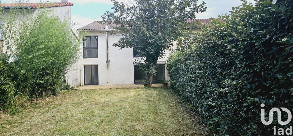 Achat maison à vendre 5 chambres 125 m² - Pessac