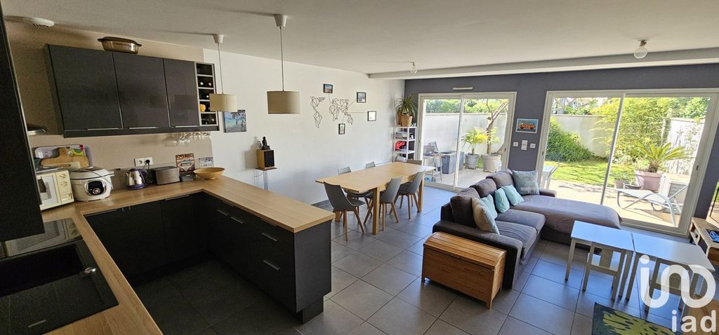 Achat maison à vendre 3 chambres 90 m² - Saint-Médard-en-Jalles