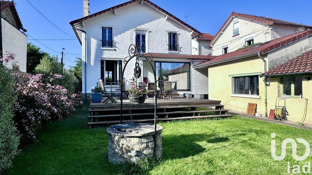 Achat maison à vendre 5 chambres 185 m² - Chatou