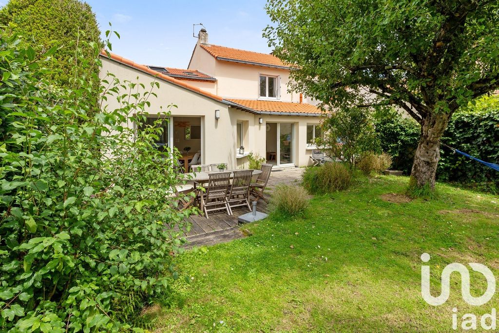 Achat maison à vendre 4 chambres 127 m² - Rezé