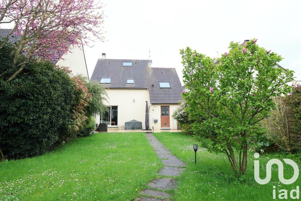 Achat maison à vendre 5 chambres 115 m² - Magny-les-Hameaux