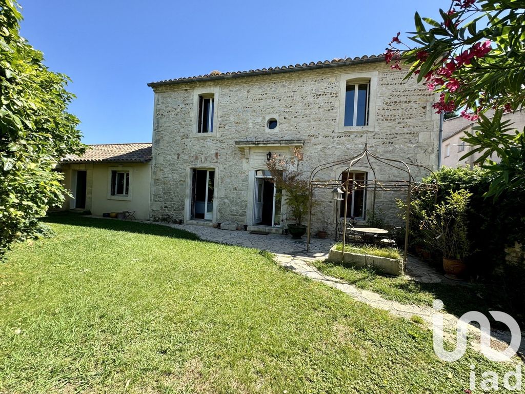 Achat maison à vendre 5 chambres 154 m² - Caissargues