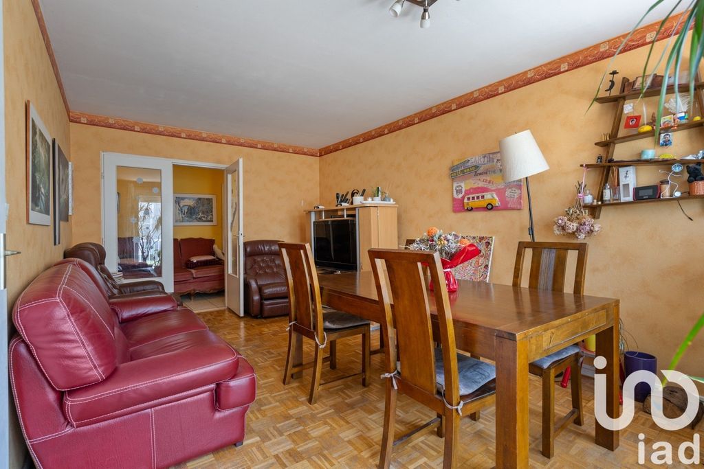 Achat appartement à vendre 4 pièces 84 m² - Saint-Priest