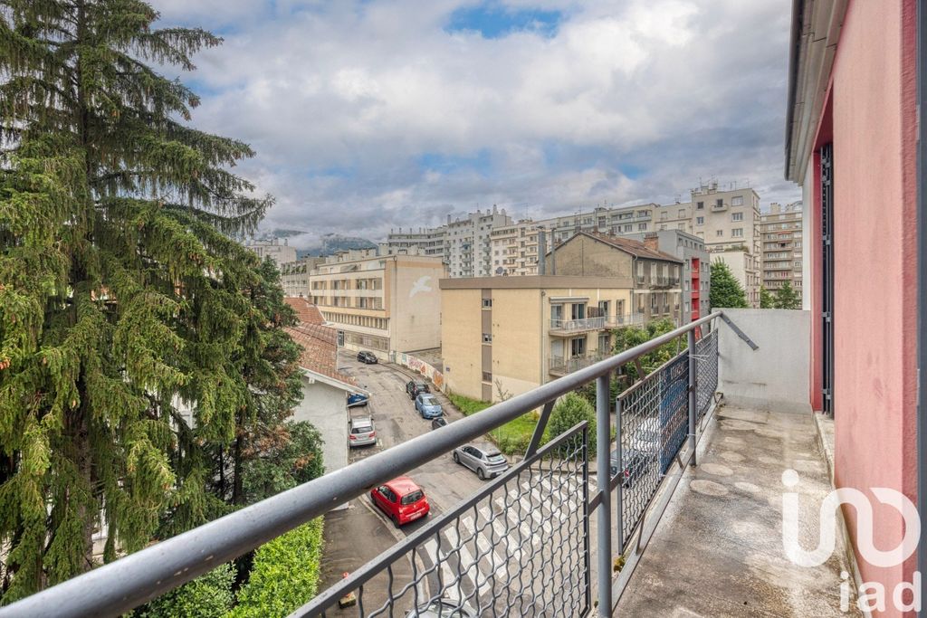 Achat appartement à vendre 3 pièces 61 m² - Grenoble