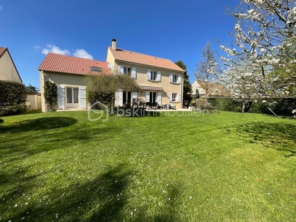 Achat maison à vendre 5 chambres 170 m² - Brie-Comte-Robert