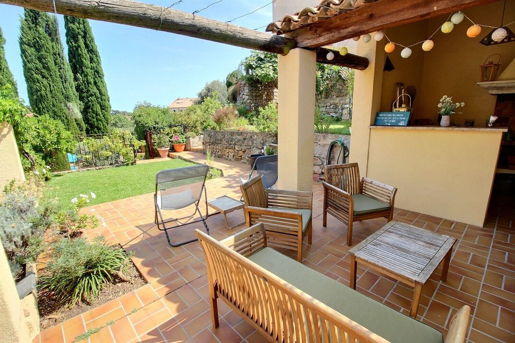 Achat maison à vendre 7 chambres 185 m² - Hyères