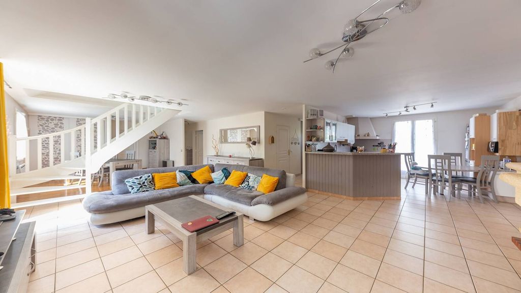 Achat maison à vendre 3 chambres 126 m² - Roissy-en-Brie