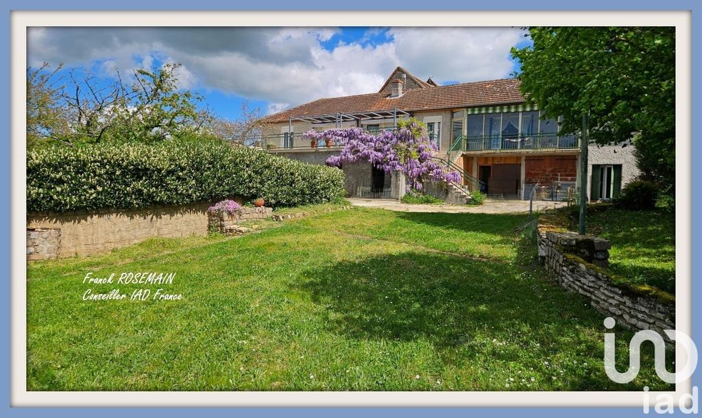 Achat maison à vendre 4 chambres 165 m² - Saint-Ythaire