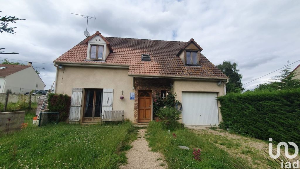 Achat maison à vendre 4 chambres 114 m² - Saint-Cyr-sur-Morin