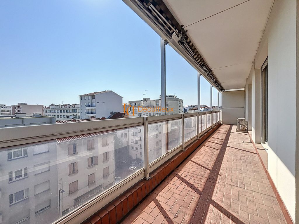 Achat appartement à vendre 5 pièces 97 m² - Villeurbanne