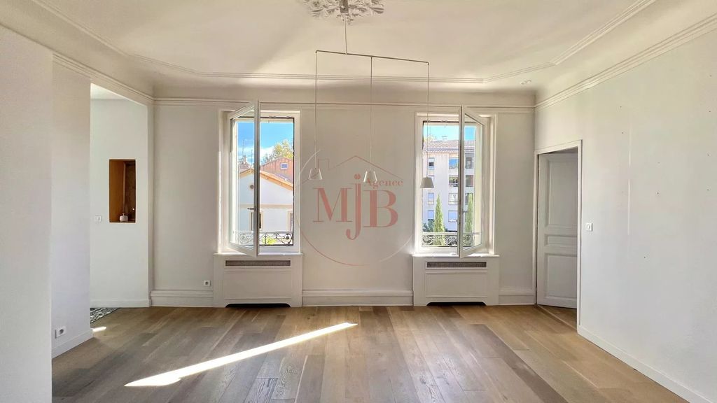 Achat appartement à vendre 6 pièces 113 m² - Aix-en-Provence