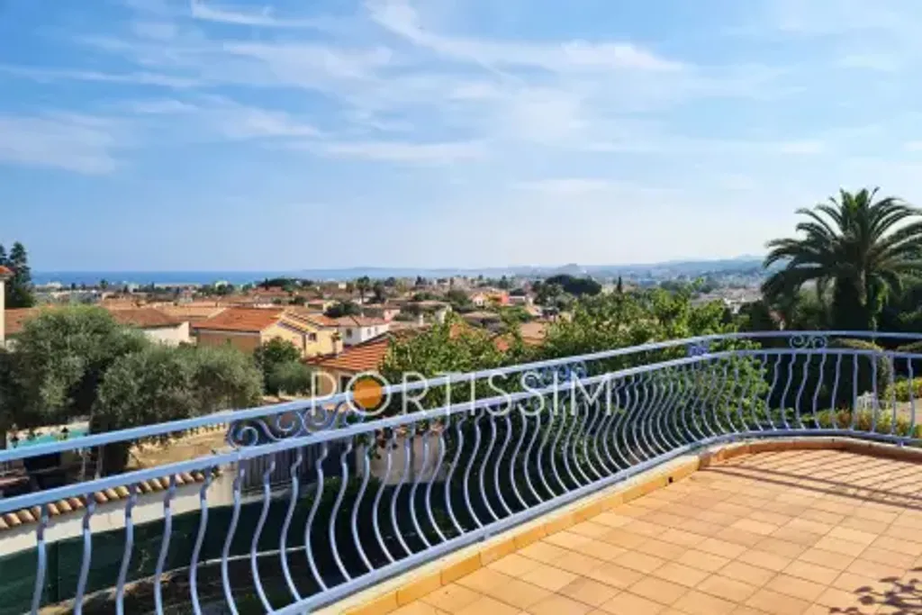 Achat maison à vendre 3 chambres 137 m² - Cagnes-sur-Mer