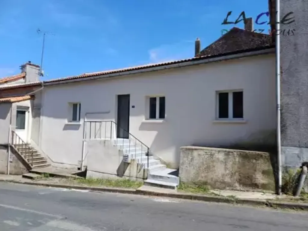 Achat maison à vendre 3 chambres 116 m² - La Chapelle-Thireuil