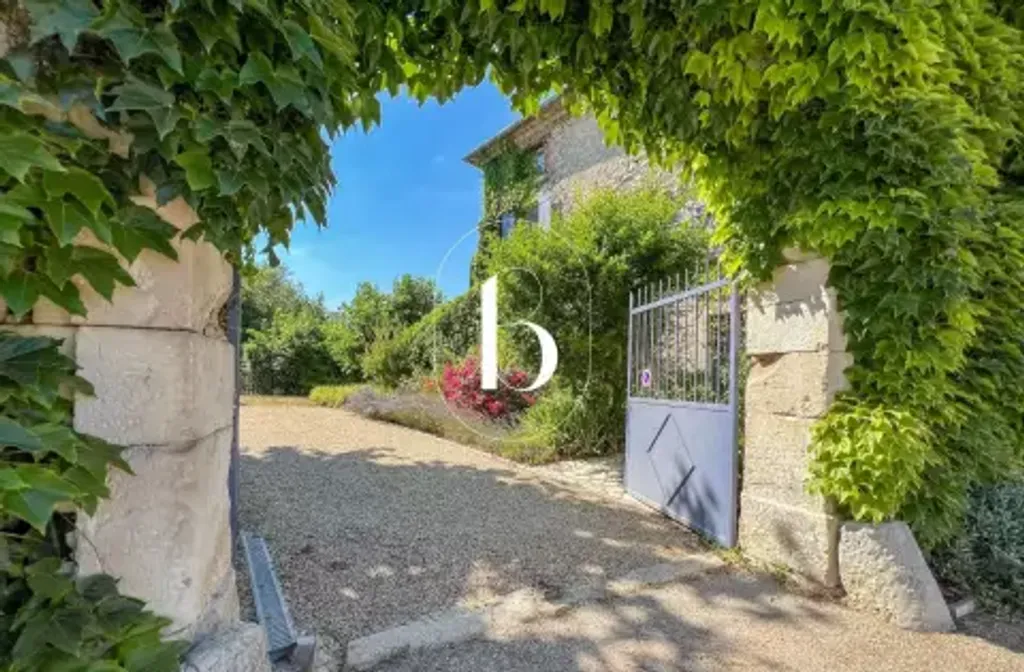 Achat maison à vendre 3 chambres 178 m² - Uzès