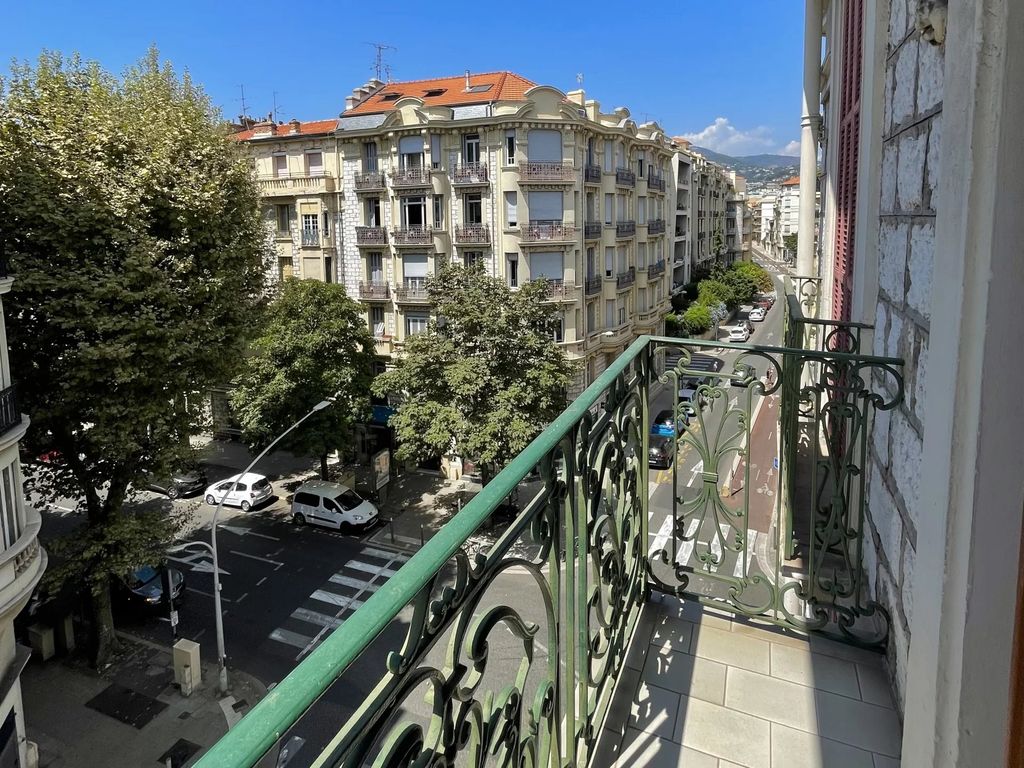 Achat appartement à vendre 3 pièces 64 m² - Nice