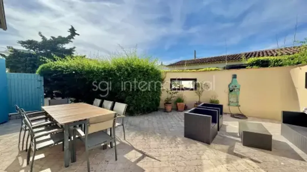 Achat maison à vendre 3 chambres 115 m² - Saint-Tropez