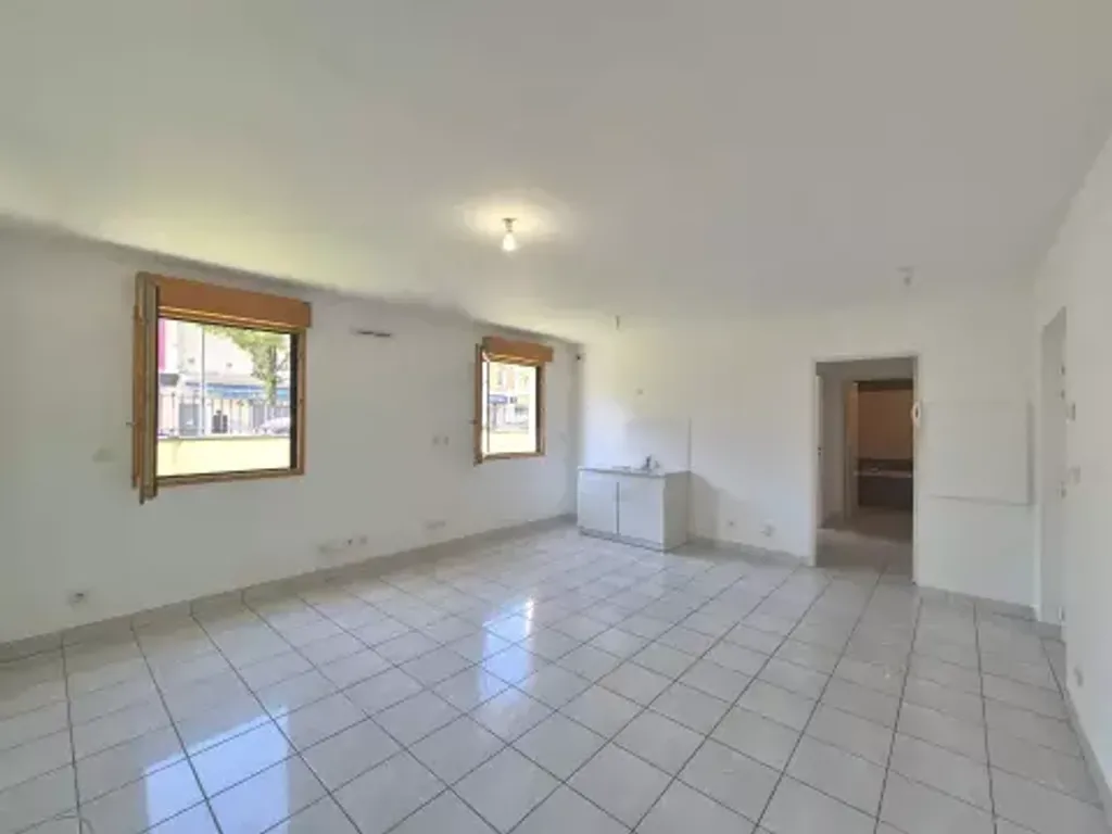 Achat appartement à vendre 2 pièces 45 m² - Caluire-et-Cuire