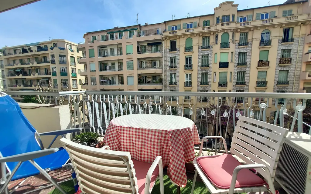 Achat appartement à vendre 3 pièces 58 m² - Nice