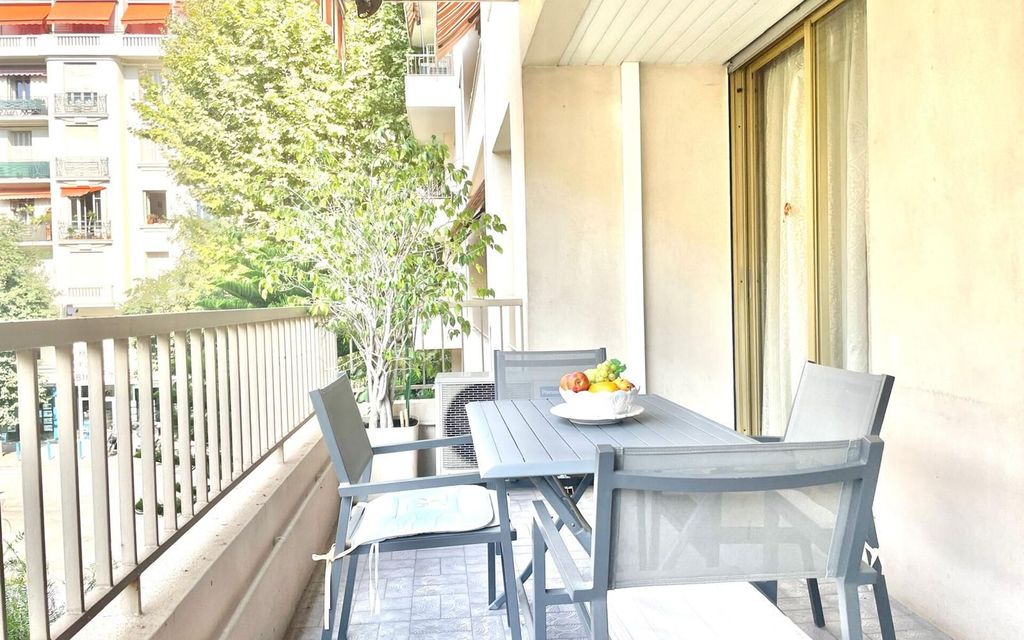 Achat appartement à vendre 4 pièces 103 m² - Nice