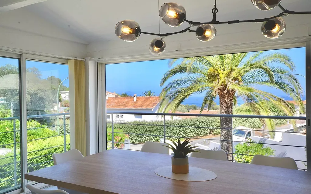 Achat maison à vendre 5 chambres 160 m² - Roquebrune-sur-Argens