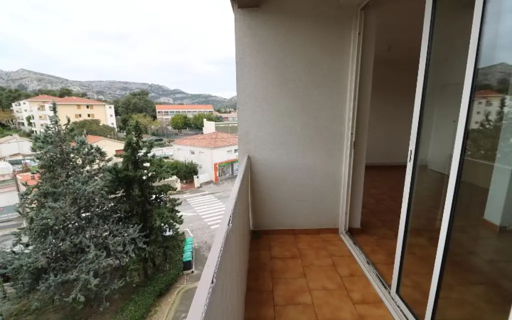 Achat appartement à vendre 4 pièces 64 m² - Marseille 9ème arrondissement