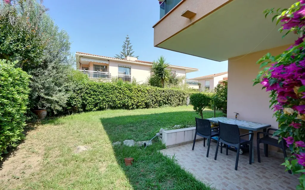 Achat appartement à vendre 2 pièces 40 m² - Vallauris