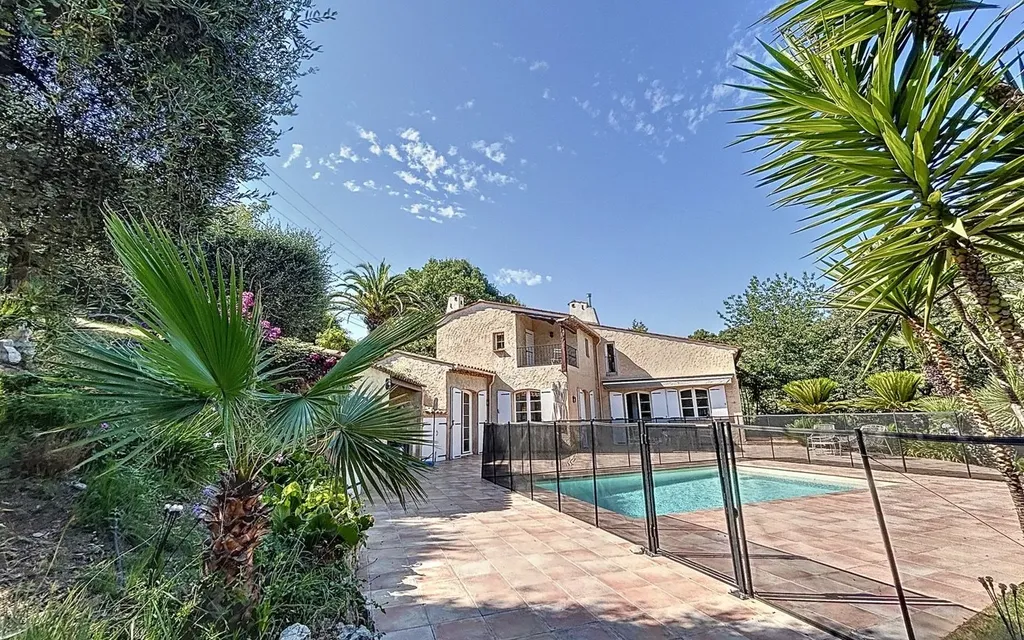 Achat maison à vendre 4 chambres 204 m² - Cagnes-sur-Mer