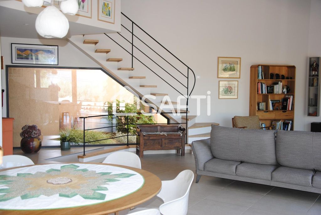 Achat maison à vendre 5 chambres 300 m² - Sanary-sur-Mer