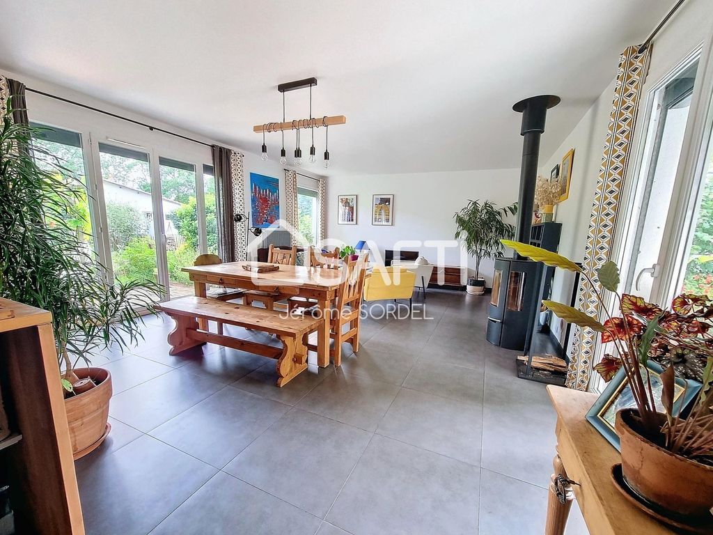 Achat maison à vendre 4 chambres 130 m² - Le Taillan-Médoc