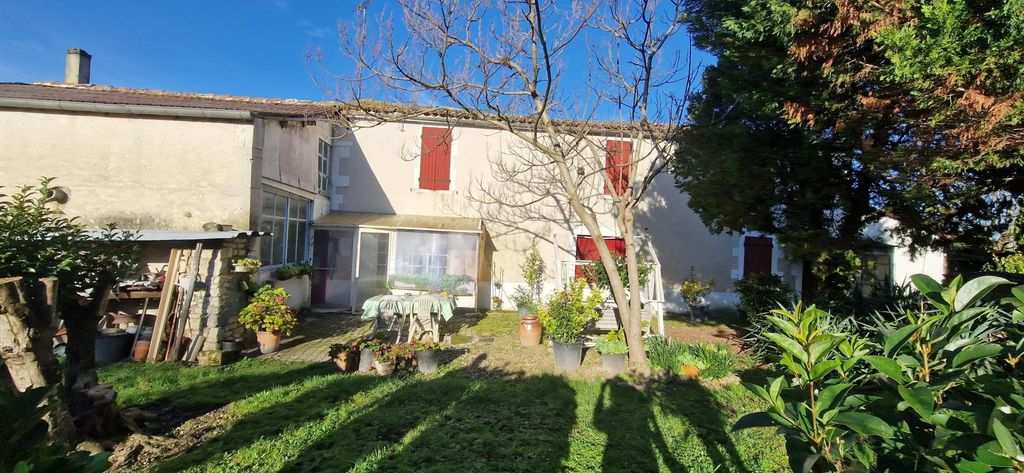 Achat maison à vendre 5 chambres 176 m² - Jarnac